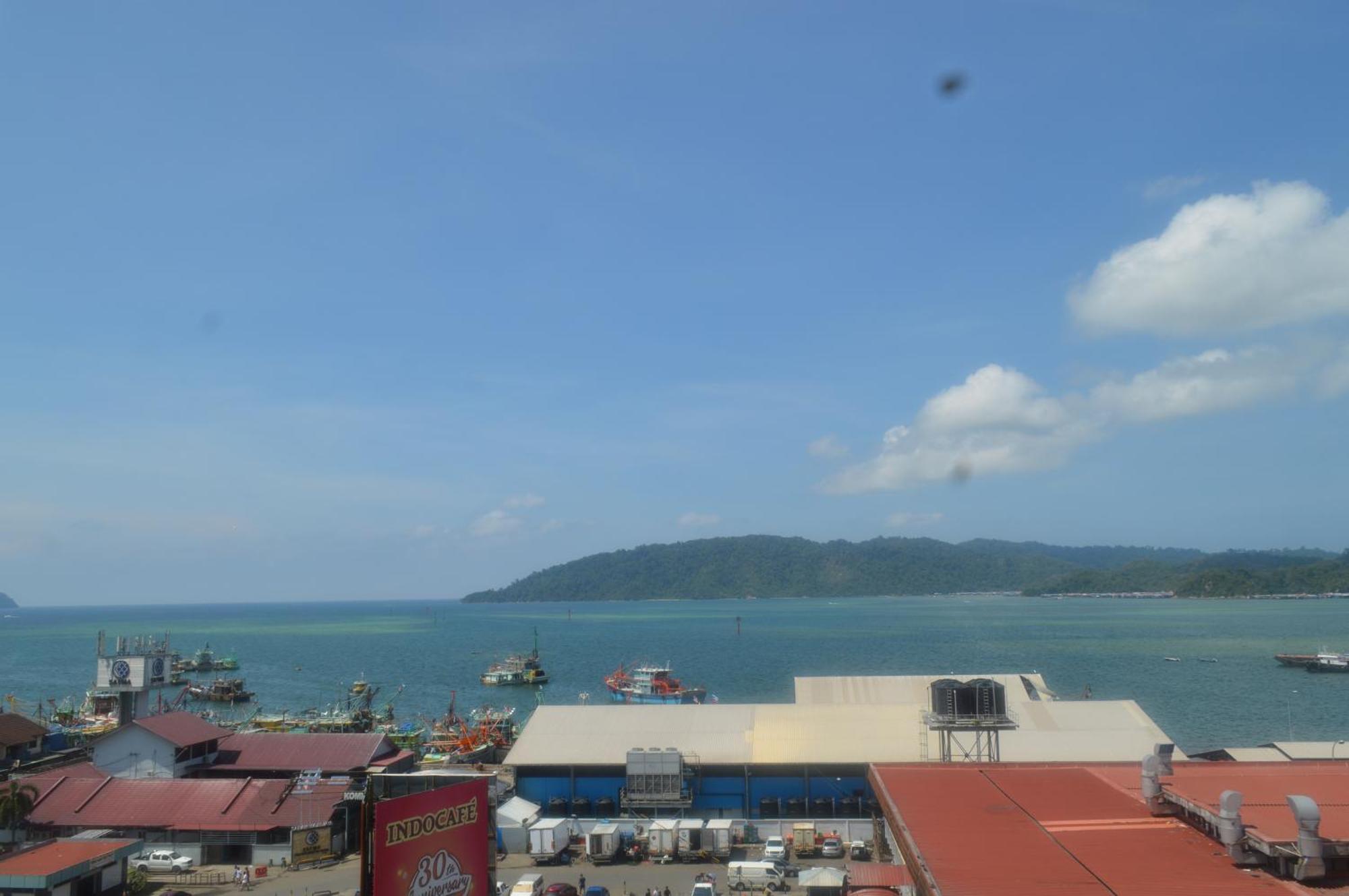 Pinay Home- The Shore Kota Kinabalu Exterior foto